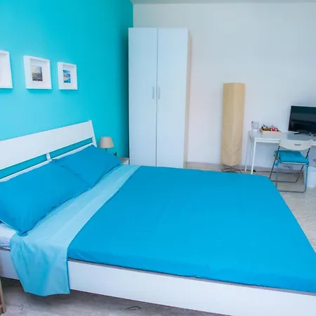 Quelli Della Via Gluck Bed and Breakfast